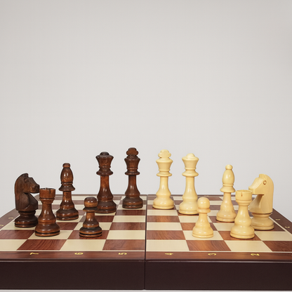 Jeu d’échecs  en bois avec plateau pliable